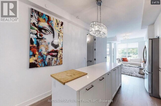 1331 Queen St E in Toronto, ON - Building Photo - Building Photo