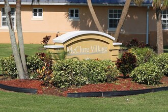 McClure Village Annex in Pahokee, FL - Building Photo - Building Photo