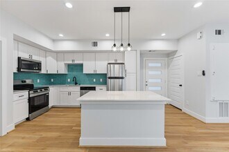 5420 Elysian St in Houston, TX - Foto de edificio - Building Photo