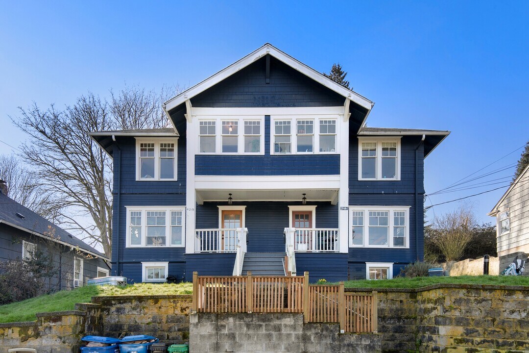 4215 S Lucile St in Seattle, WA - Foto de edificio