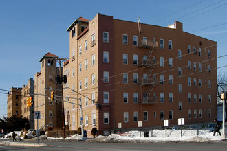 Ponce De Leon in North Bergen, NJ - Building Photo - Building Photo