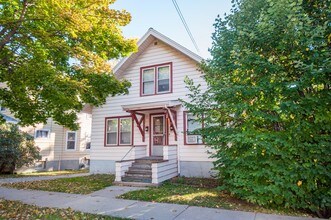 Campus Area Houses (MH Rentals) in Madison, WI - Foto de edificio - Building Photo