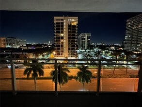 2030 S Ocean Dr in Hallandale Beach, FL - Building Photo - Building Photo