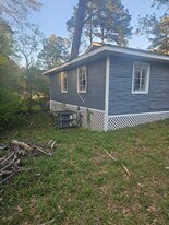 2401 Coronet Pl in Jackson, MS - Building Photo