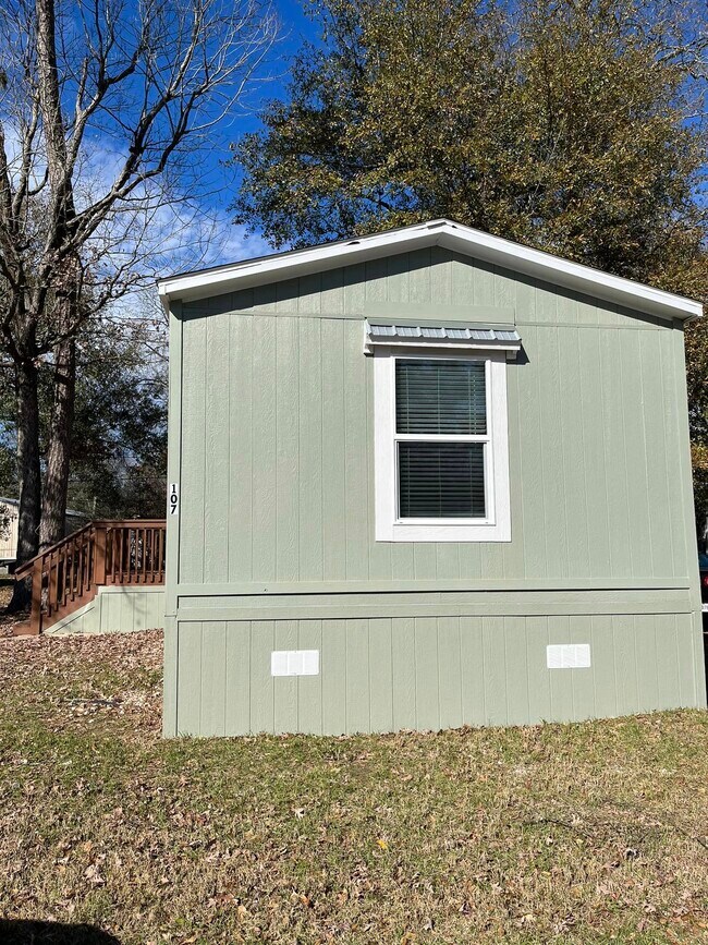 107 Toledo St in Conroe, TX - Foto de edificio - Building Photo