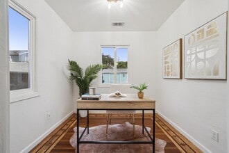 184 Paloma Ave in Pacifica, CA - Foto de edificio - Building Photo