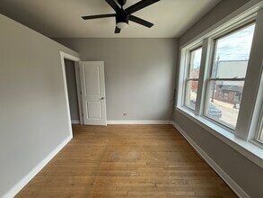 5705 N Clark St in Chicago, IL - Building Photo - Building Photo