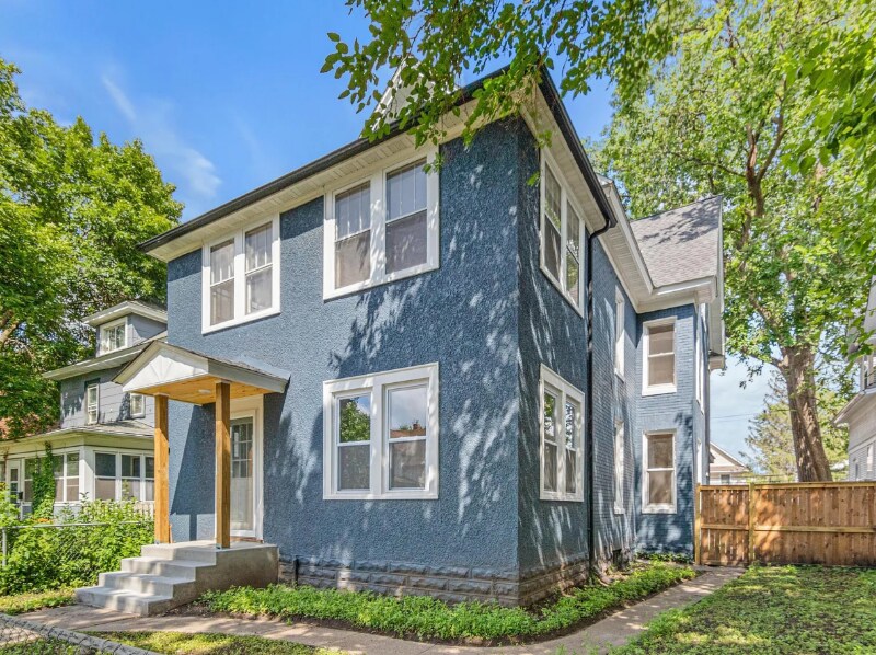 1527 NE Madison St in Minneapolis, MN - Building Photo