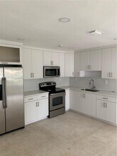 6740 Park St in Hollywood, FL - Building Photo - Building Photo