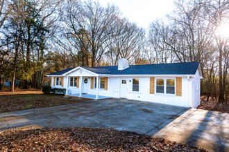 529 Hayes Lake Rd in Statham, GA - Building Photo - Building Photo