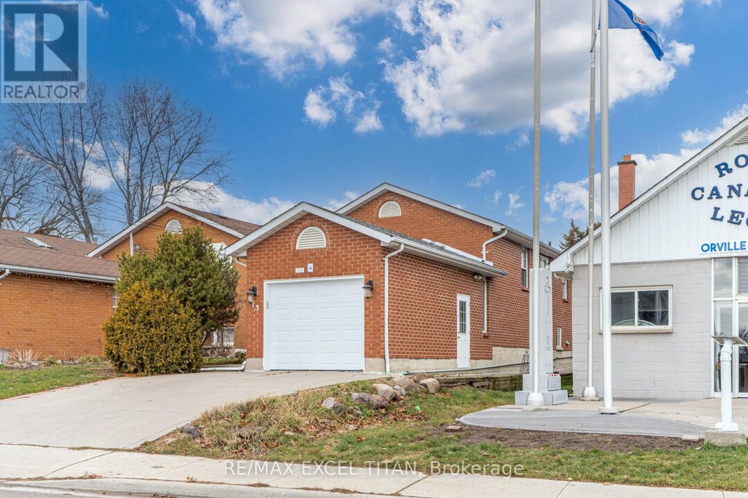 113 Back St in Bradford West Gwillimbury, ON - Building Photo