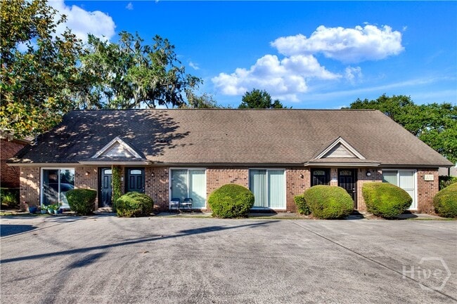 property at 102 W Magnolia Ave