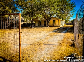37 NE Interstate 410 Loop in San Antonio, TX - Building Photo