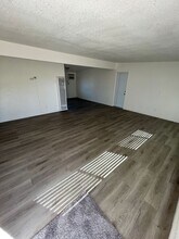 18292 Danbury Ave in Hesperia, CA - Building Photo - Building Photo