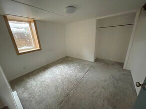 2242 Prospect Ave NE, Unit Lower Unit in Grand Rapids, MI - Foto de edificio - Building Photo