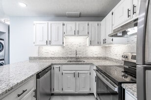 Beaver Brook Apartments in Wethersfield, CT - Building Photo