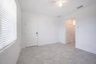 1306 Diego Ter, Unit B in Winter Haven, FL - Building Photo - Building Photo