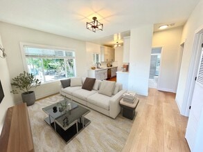 4232 Lindblade Dr in Los Angeles, CA - Foto de edificio - Interior Photo