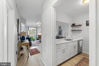 4141 Henderson Rd in Arlington, VA - Building Photo - Building Photo