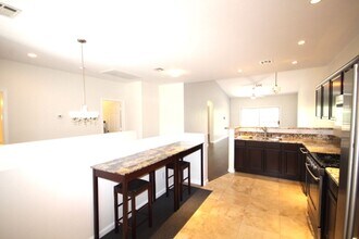 704 Peachy Canyon Cir in Las Vegas, NV - Building Photo - Building Photo