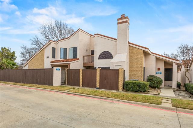 559 Ranch Trail in Irving, TX - Foto de edificio