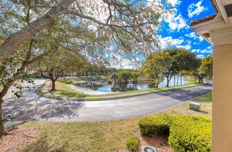 2400 Centergate Dr in Miramar, FL - Building Photo - Building Photo