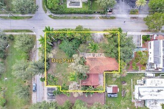 12287 NE 7th Ave in North Miami, FL - Foto de edificio - Building Photo