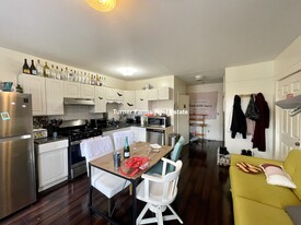 1576 Tremont St, Unit 2 Apartamentos