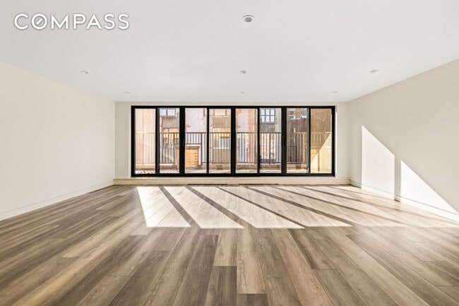 48 W 68th St in New York, NY - Foto de edificio - Building Photo