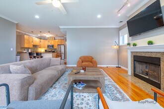 633 E Bowen Ave in Chicago, IL - Building Photo - Building Photo