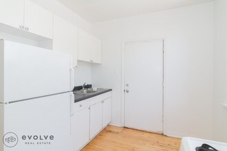 3000 N Whipple St-Unit -3008-3 in Chicago, IL - Building Photo - Building Photo