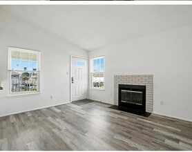607 Pylon Ct in Virginia Beach, VA - Building Photo - Building Photo