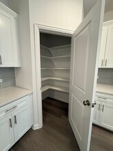 4703 Stirring Pathway in Haltom City, TX - Foto de edificio - Building Photo