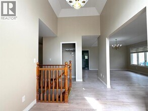 660 Caruso Dr in Windsor, ON - Building Photo - Building Photo