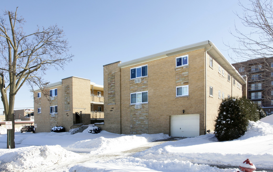 1497-1509 Brown St in Des Plaines, IL - Building Photo