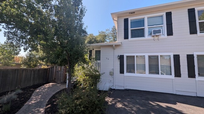 property at 918 Oak St