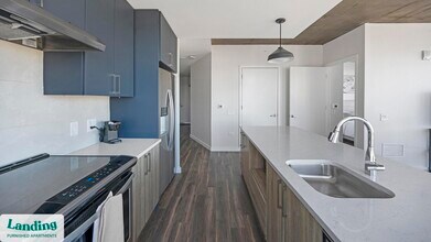 2010 West End Ave, Unit 714 in Nashville, TN - Building Photo - Building Photo