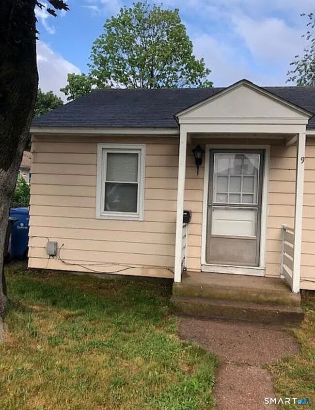 property at 9 Hathaway Ln