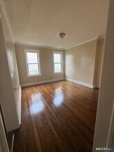 49 Dover St in Bridgeport, CT - Building Photo - Building Photo