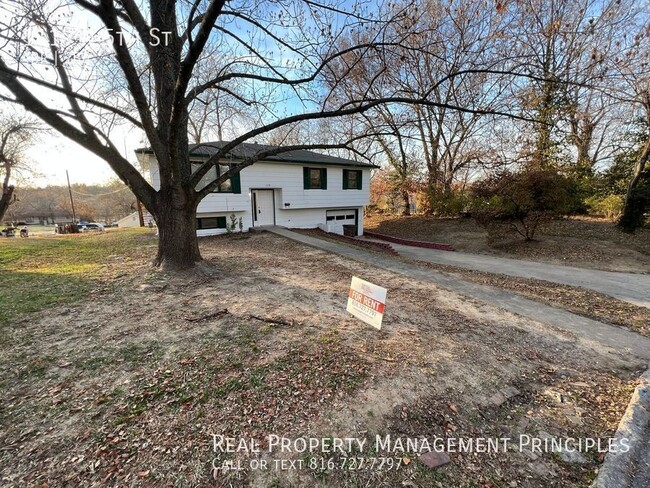 1119 N 5th St in Atchison, KS - Building Photo - Building Photo