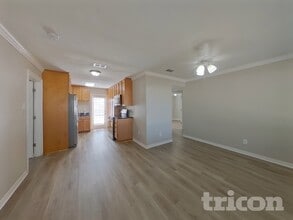 3210 W Tyson Ave in Tampa, FL - Building Photo - Building Photo