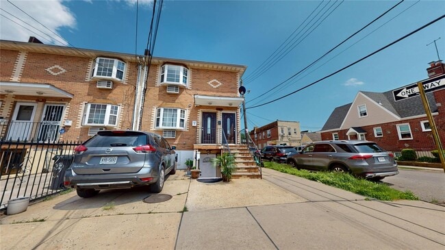 property at 114-15 Mexico St