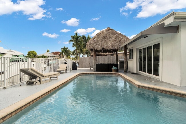 2233 SE 15th St in Pompano Beach, FL - Building Photo - Building Photo