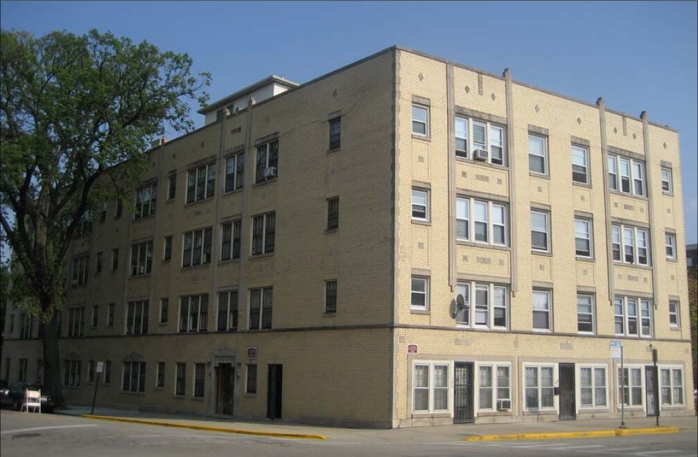 Forest Hall Apartments in Forest Park, IL - Building Photo