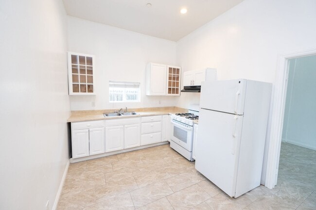 property at 1349 Peach Ave