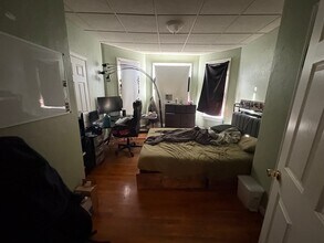 220 E Eagle St in Boston, MA - Building Photo - Building Photo