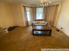 11 Bowdoin St in Medford, MA - Building Photo