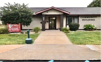 800 E Smith St in Buchanan, MI - Building Photo - Building Photo