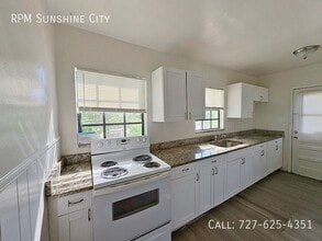 3467 16th Ave S in St. Petersburg, FL - Building Photo - Building Photo