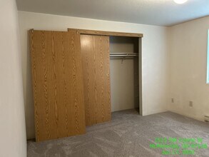 1515 SW Cozine St in McMinnville, OR - Building Photo - Building Photo